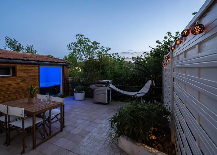 La Bastide - Terrasse - Jacuzzi * Carcassonne